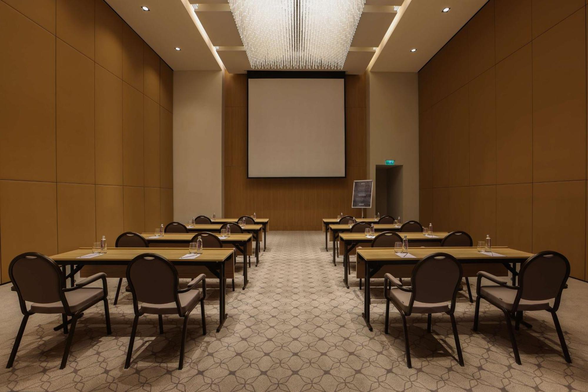 Radisson Hotel & Residence Riyadh Olaya エクステリア 写真