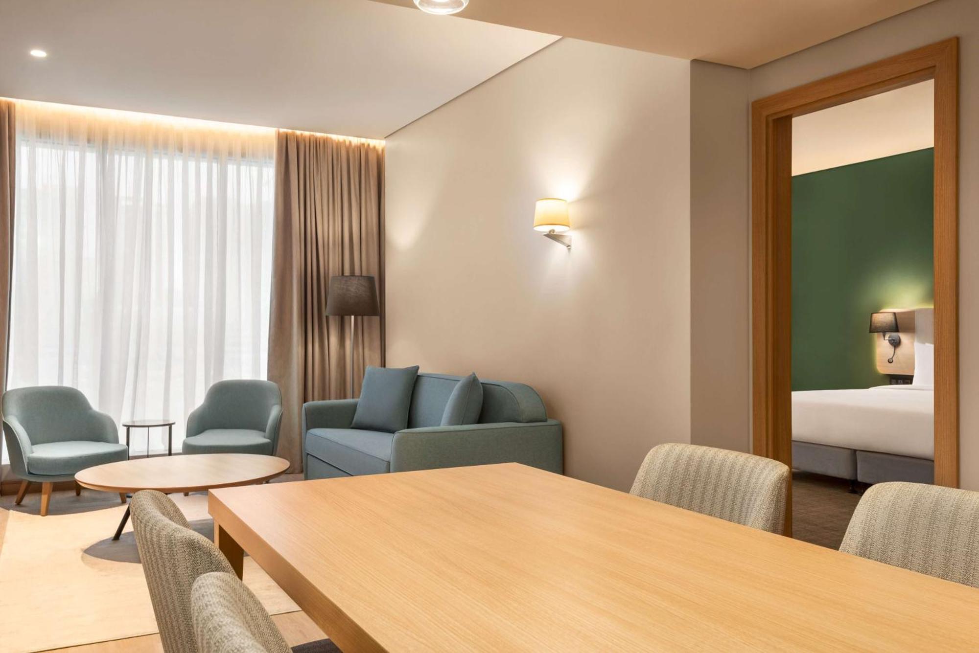 Radisson Hotel & Residence Riyadh Olaya エクステリア 写真