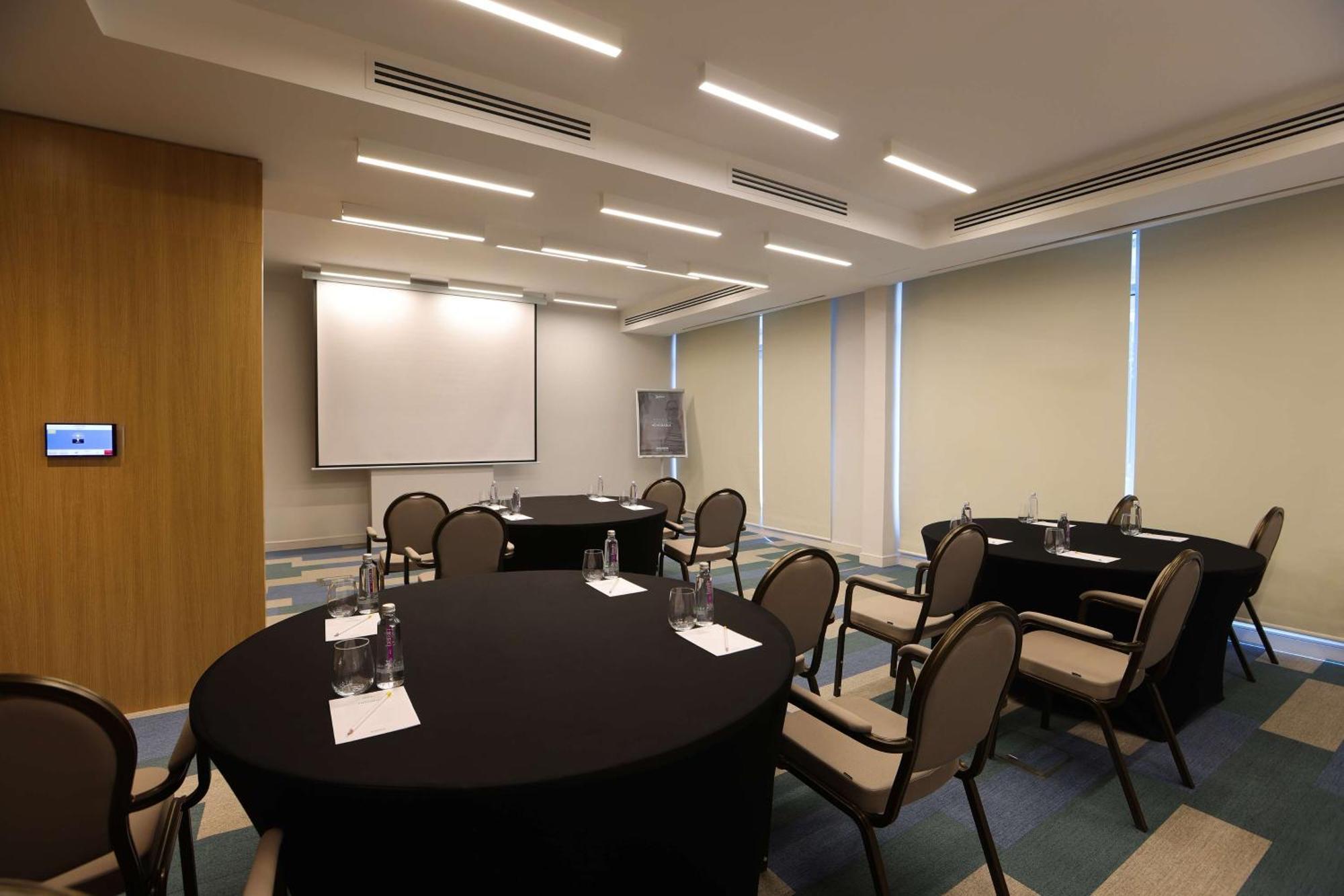 Radisson Hotel & Residence Riyadh Olaya エクステリア 写真